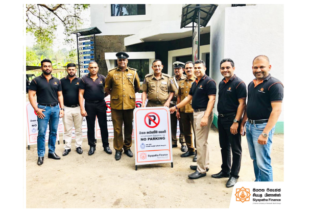 Siyapatha Finance promotes road safety awareness in Katugastota