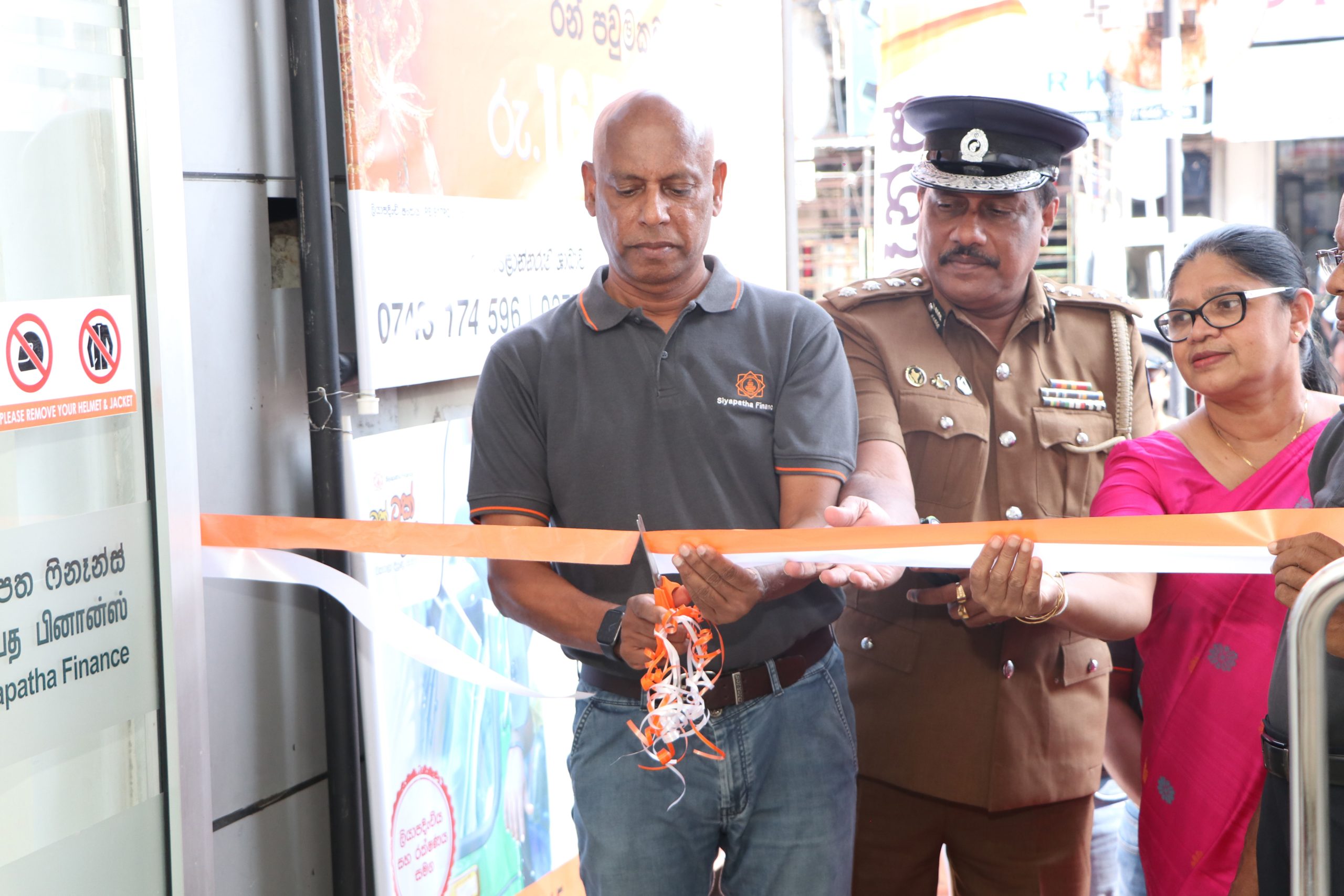 Siyapatha Finance continues to expand its network with its 42nd branch in Polonnaruwa